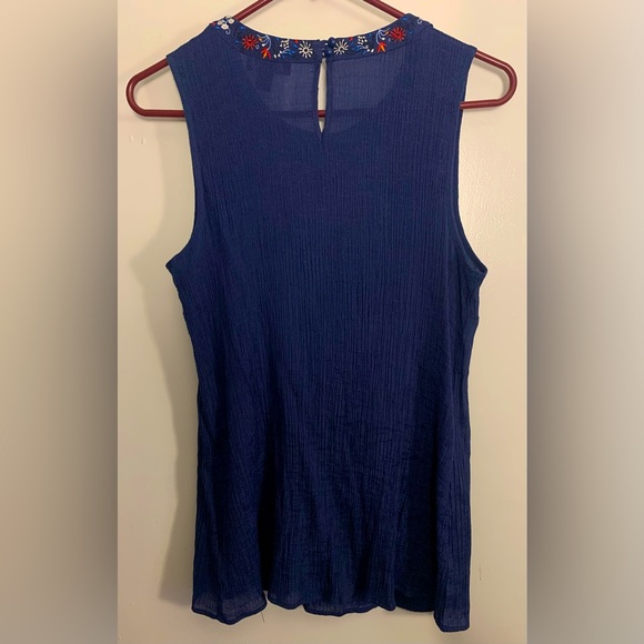 Alyx Sleeveless Floral Top - Picture 3 of 5